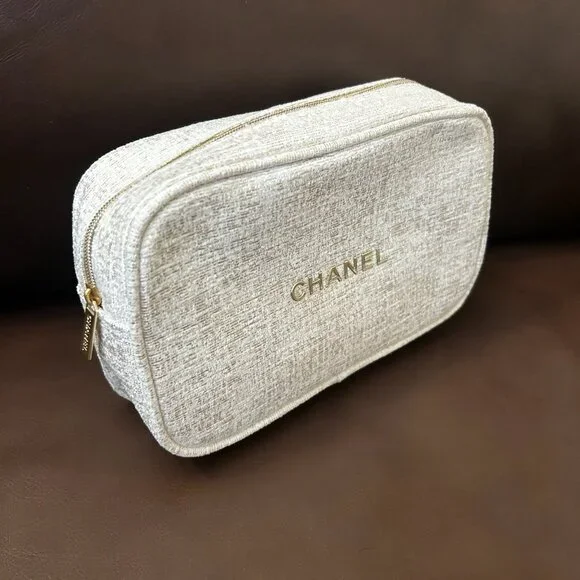 NWT CHANEL Beauty Pouch Make Up Bag + 2 Free Chanel Samples & Chanel Box - Picture 4 of 10